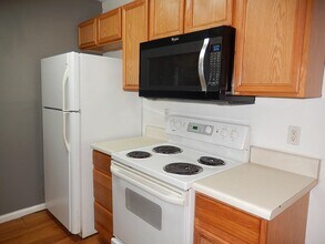 595 Fulton Rd in Tallahassee, FL - Building Photo - Building Photo