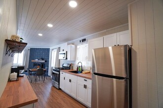 405 Holmes Ln in Big Bear, CA - Building Photo - Building Photo