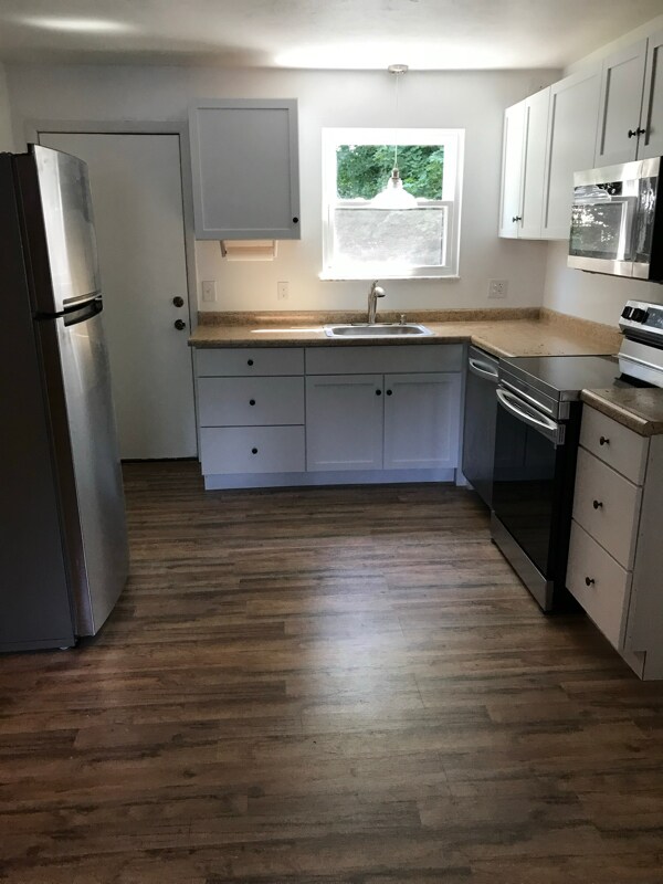 2521 Stoney Ridge Rd in Avon, OH - Foto de edificio - Building Photo