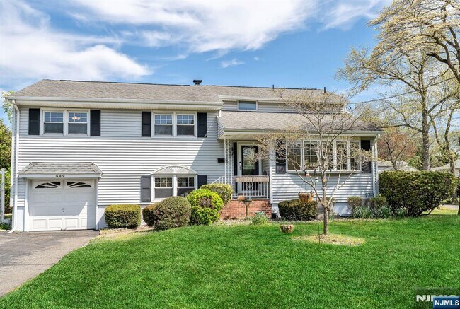 542 Nagle St in Ridgewood, NJ - Building Photo - Building Photo