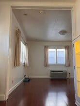 118 E Chelan Ave in Chelan, WA - Building Photo - Building Photo