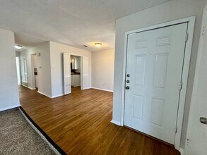 800 Irwin Dr in Hurst, TX - Building Photo - Building Photo