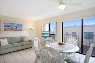 3215 N Ocean Dr in Hollywood, FL - Building Photo - Building Photo