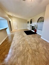 7950 W Flamingo Rd in Las Vegas, NV - Building Photo - Building Photo