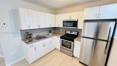 1737 NW 3rd Ave in Miami, FL - Building Photo - Building Photo