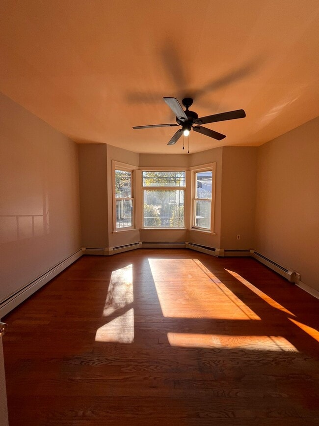 104 Claremont Ave in Jersey City, NJ - Foto de edificio - Building Photo