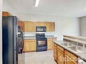 964 Willow Creek Dr in Gastonia, NC - Building Photo - Building Photo