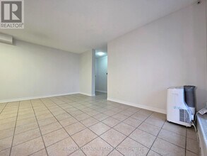 175 Hilda Ave in Toronto, ON - Building Photo - Building Photo