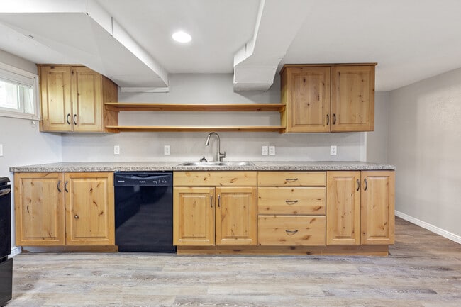 71 S Orchard Dr, Unit 2 Bd 1 Bath Mother-in-Law