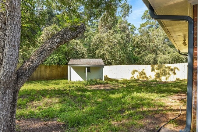 345 Maple Ln in Conroe, TX - Building Photo - Building Photo