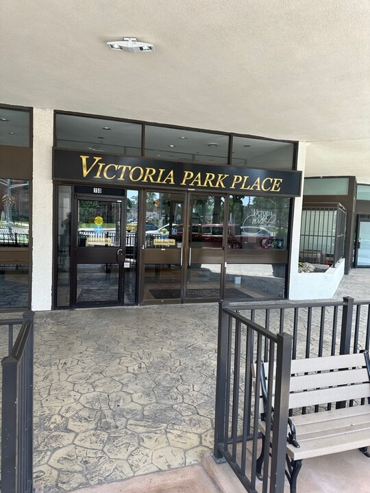 150 Park St W, Unit 150 Park Street West in Windsor, ON - Building Photo