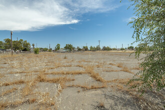 East Lake Apartments in Marysville, CA - Building Photo - Building Photo