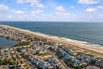 1608 East St in Point Pleasant Beach, NJ - Building Photo - Building Photo