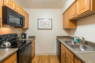 Apres Apartment Homes in Aurora, CO - Foto de edificio - Building Photo