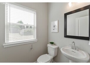 18010 NE 47th Ave in Vancouver, WA - Building Photo - Building Photo