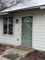 Castlevale Apartments in Yakima, WA - Building Photo