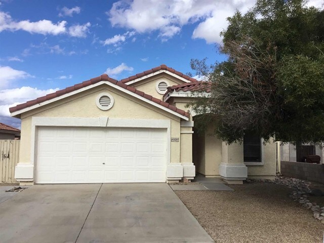 10530 W Carlota Ln in Peoria, AZ - Foto de edificio