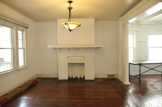 40 Manchester Pl in Buffalo, NY - Building Photo - Building Photo