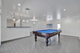 9240 SW 54th St in Cooper City, FL - Building Photo - Building Photo