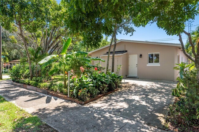 1619 SW 8th Ave in Fort Lauderdale, FL - Building Photo - Building Photo
