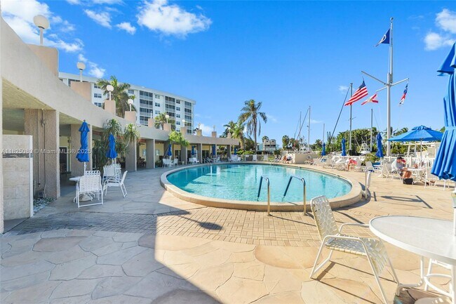 property at 2731 NE 14th Street Causeway