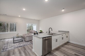 409 E 20th St in Newton, NC - Building Photo - Building Photo