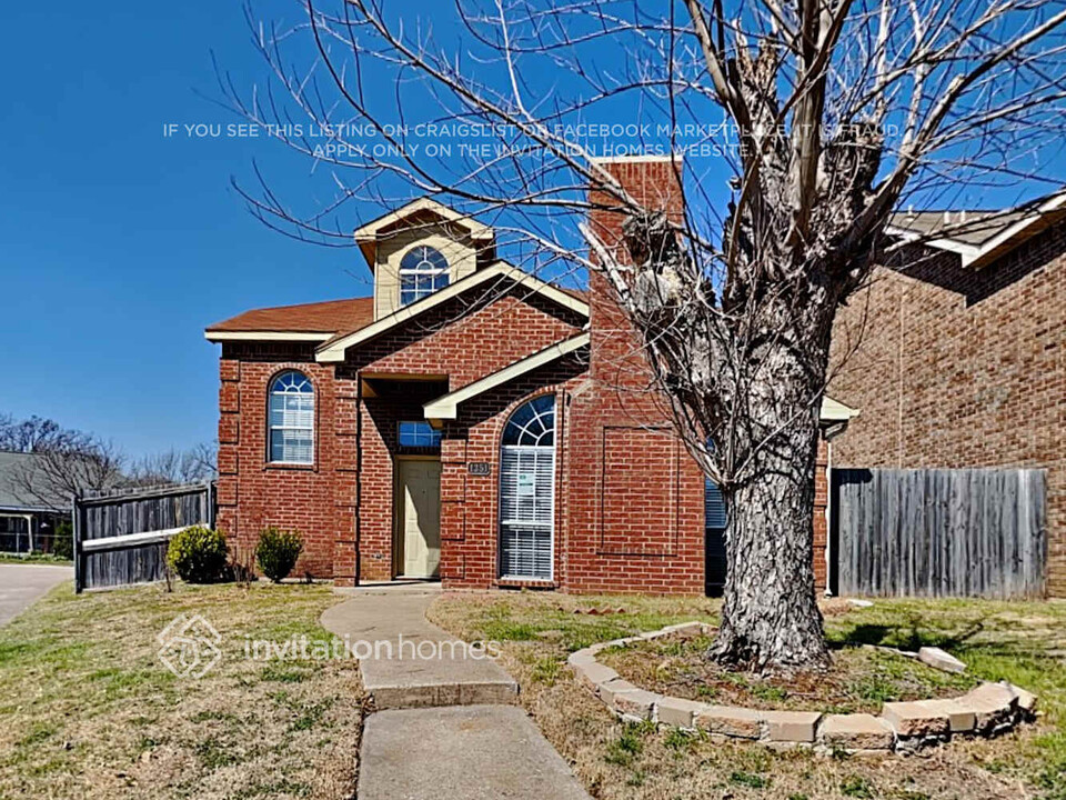 1351 Overlook Dr in Lewisville, TX - Building Photo