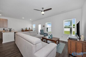 7502 Discovery Pt Dr NW in Huntsville, AL - Building Photo - Building Photo