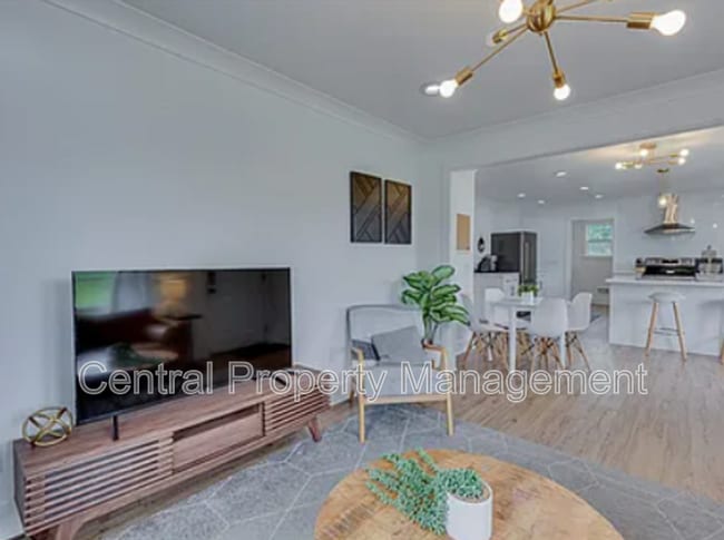 1126 N Hwy 25 Bypass in Travelers Rest, SC - Building Photo - Building Photo