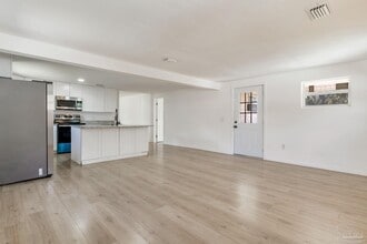 8351 Dudley Ave in Pensacola, FL - Building Photo - Building Photo