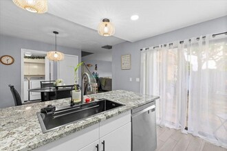 2704 27th Way in West Palm Beach, FL - Building Photo - Building Photo