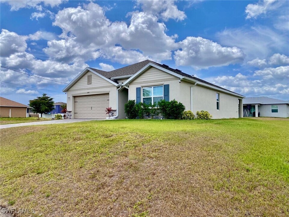 1828 NW 5th Pl in Cape Coral, FL - Building Photo