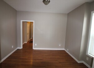 392 N Garfield Ave in Columbus, OH - Foto de edificio - Building Photo