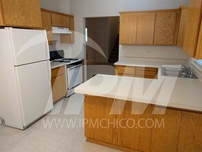 1518 W 5th St-Unit -3 in Chico, CA - Building Photo - Building Photo