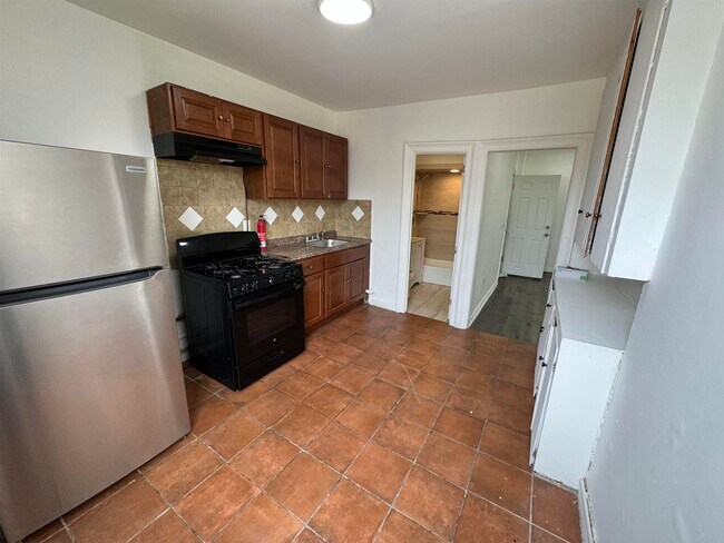 426A 63rd St in West New York, NJ - Building Photo - Building Photo