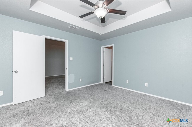 property at 2313 Vicksburg Ln