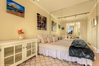 1030 N State St, Unit 43 J in Chicago, IL - Building Photo - Building Photo