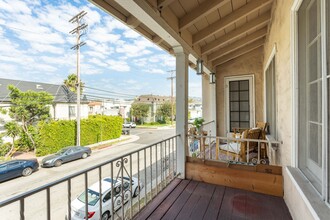 La Jolla Avenue Apartments in Los Angeles, CA - Building Photo - Interior Photo