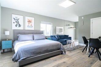 1020 N Victoria Park Rd in Fort Lauderdale, FL - Foto de edificio - Building Photo