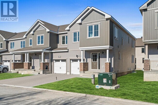 513 Brigatine Ave in Ottawa, ON - Building Photo - Building Photo