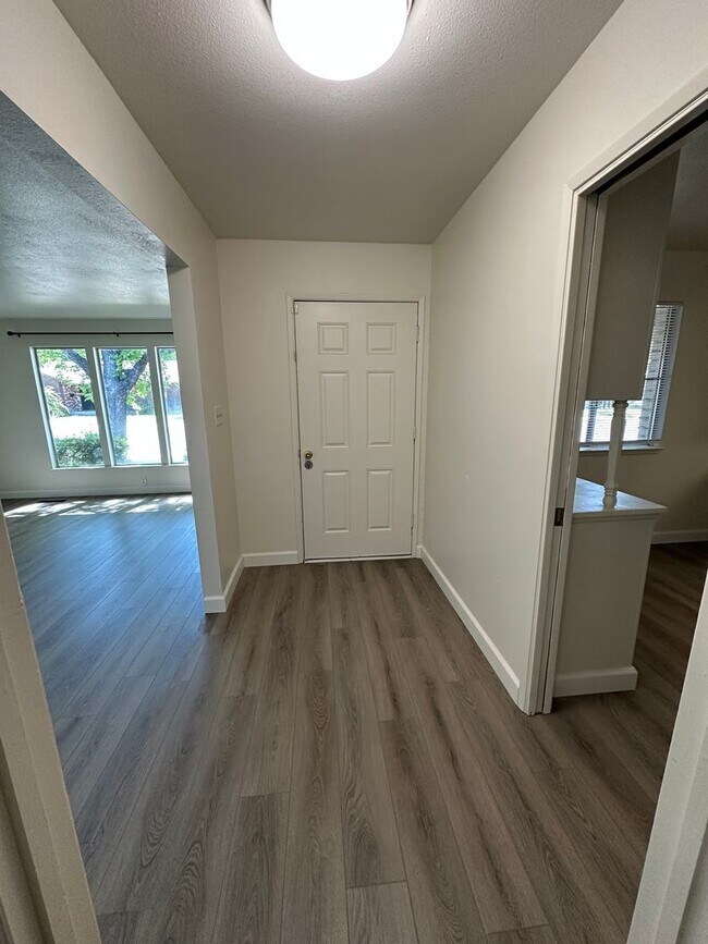 1321 Palomar Way in Modesto, CA - Building Photo - Building Photo