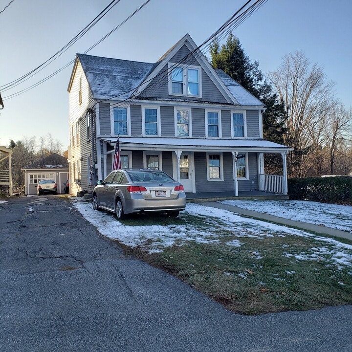 261 Main St in Rutland, MA - Building Photo