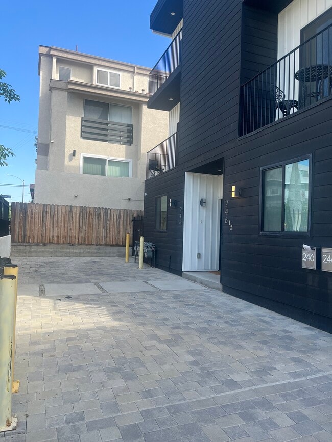 246 N Dillon St in Los Angeles, CA - Building Photo - Building Photo