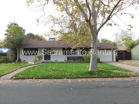 2317 St Francis Dr in Sacramento, CA - Building Photo