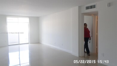 11750 NE 16th Ave in Miami, FL - Building Photo - Building Photo