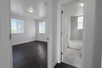 540 NW 7th St in Miami, FL - Building Photo - Building Photo