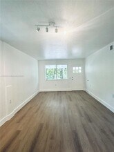 10824 NE 3rd Ct in Miami, FL - Building Photo - Building Photo