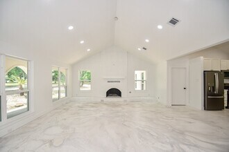 6914 Evergreen St in Magnolia, TX - Building Photo - Building Photo