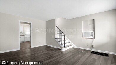 2909 Sullivant Ave in Columbus, OH - Building Photo - Building Photo