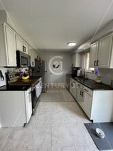 5051 Bluffview Dr in Dayton, OH - Building Photo - Building Photo